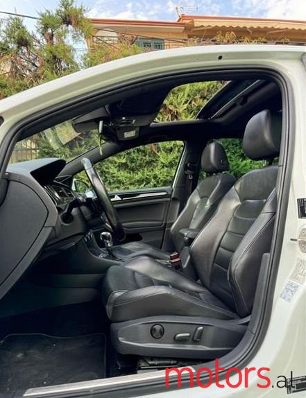 2015' Volkswagen Golf photo #5