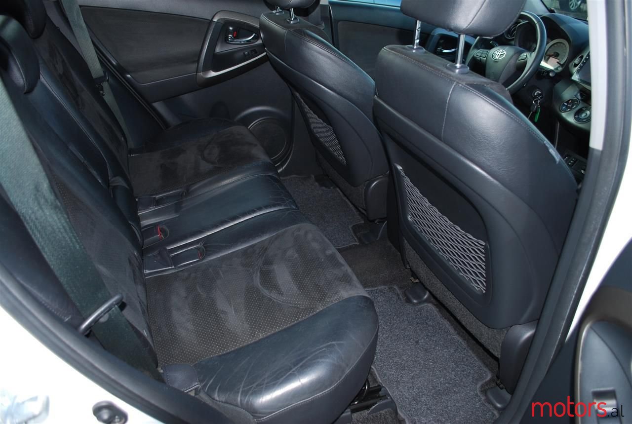 2011' Toyota RAV4 photo #3