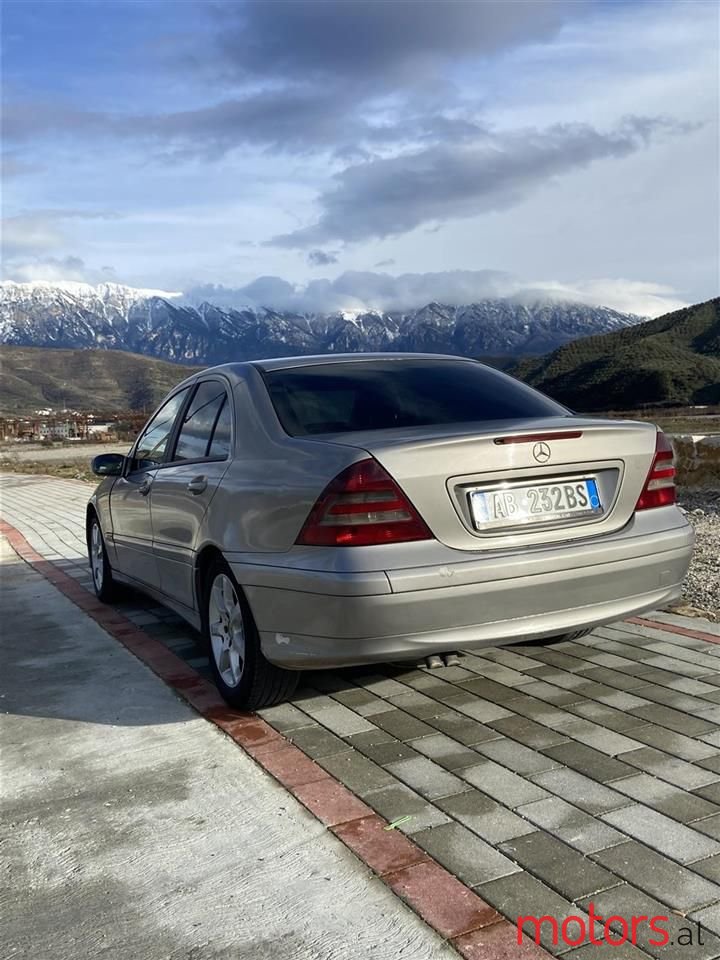 2005' Mercedes-Benz C 220 photo #6