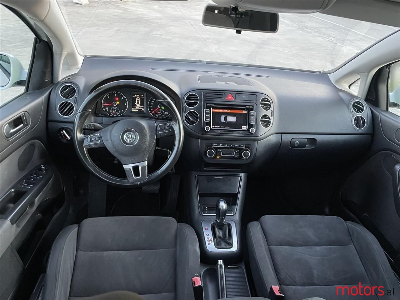 2012' Volkswagen Golf Plus photo #2