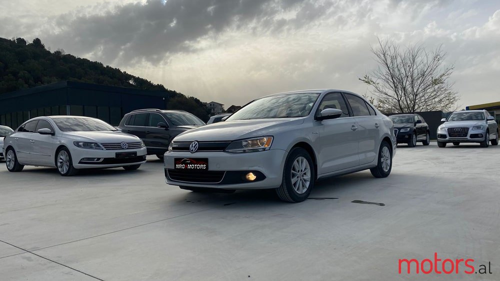 2014' Volkswagen Jetta photo #3