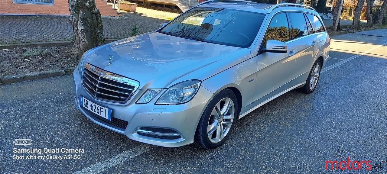 2011' Mercedes-Benz E 250 photo #1