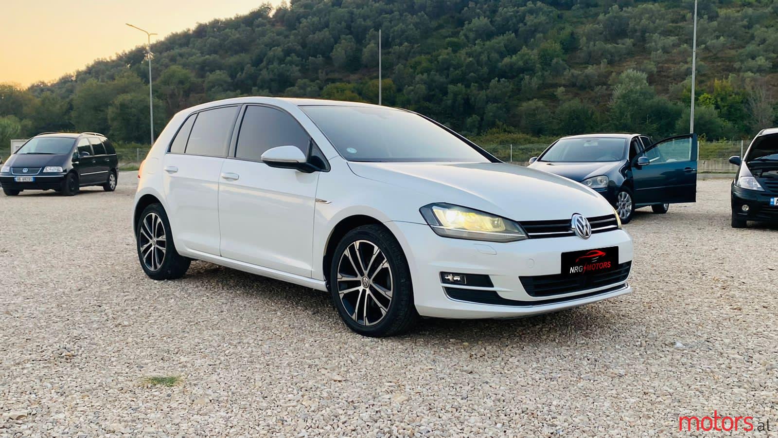 2015' Volkswagen Golf photo #2