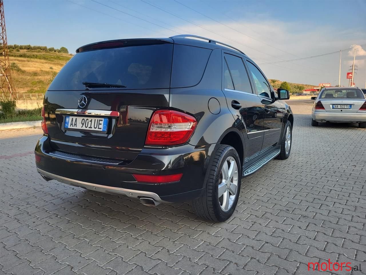 2010' Mercedes-Benz ML 350 photo #3