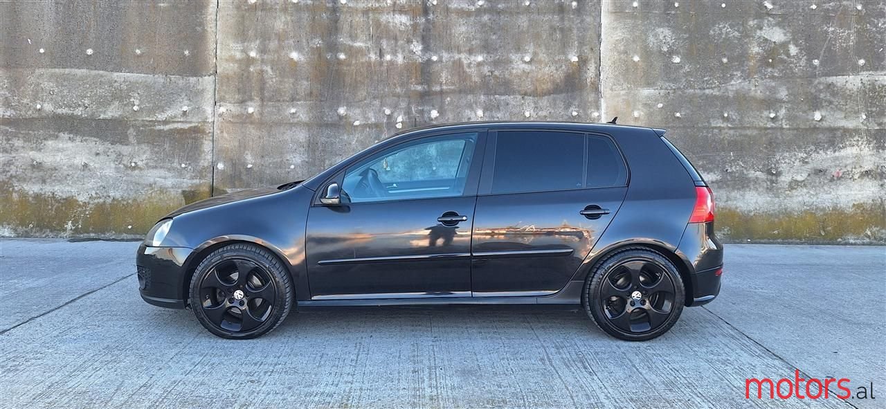 2005' Volkswagen Golf photo #2