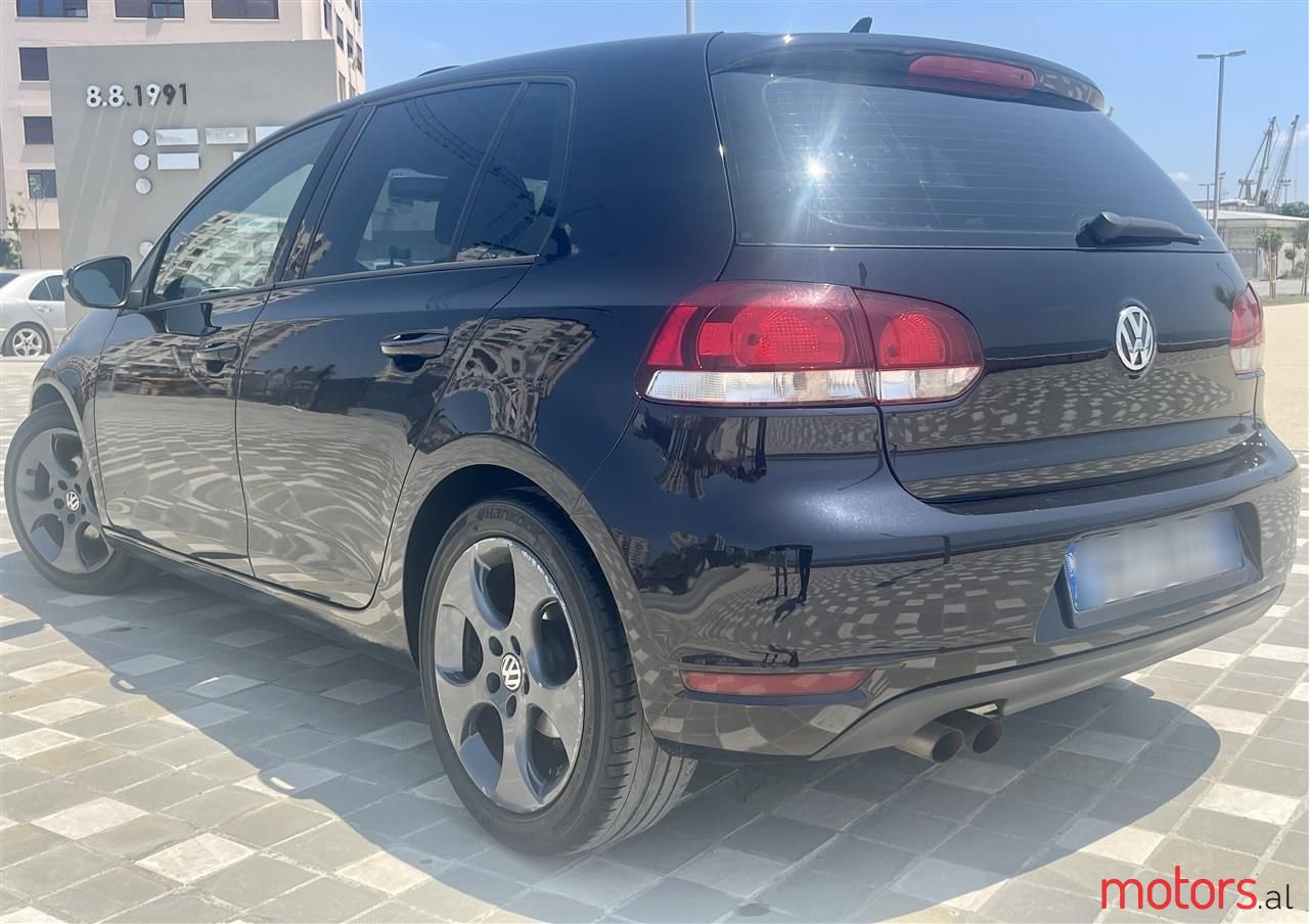 2010' Volkswagen Golf photo #4