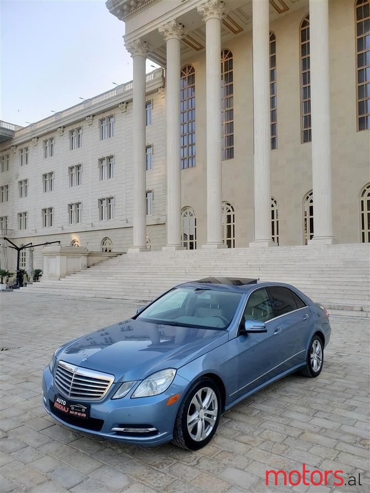 2011' Mercedes-Benz E 350 photo #3