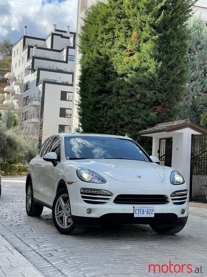 2011' Porsche Cayenne photo #1