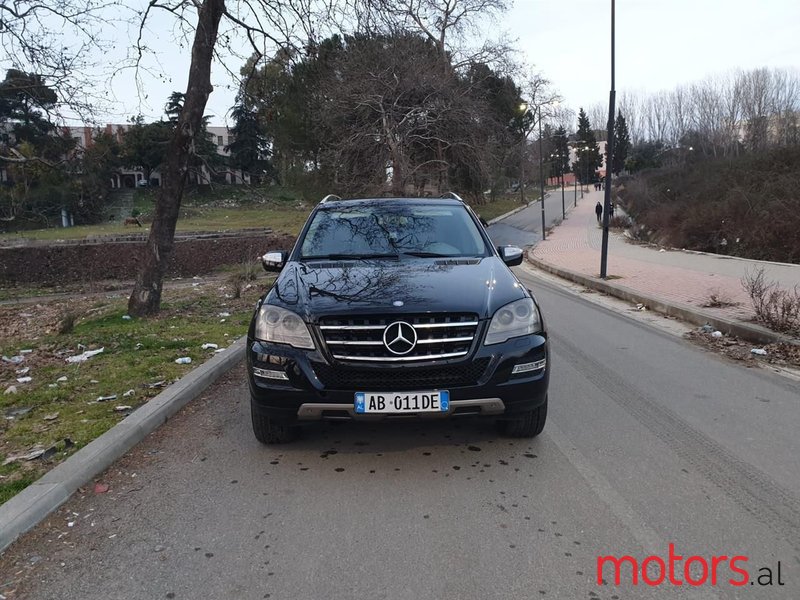 2010' Mercedes-Benz ML 350 photo #2