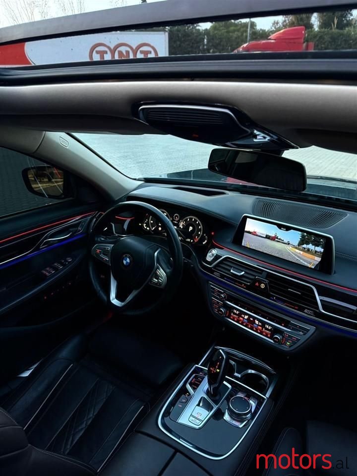 2017' BMW 750 photo #3