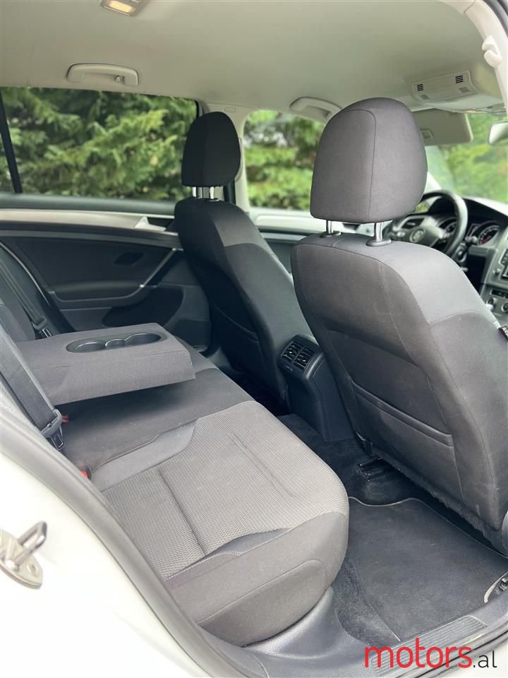 2016' Volkswagen Golf photo #5