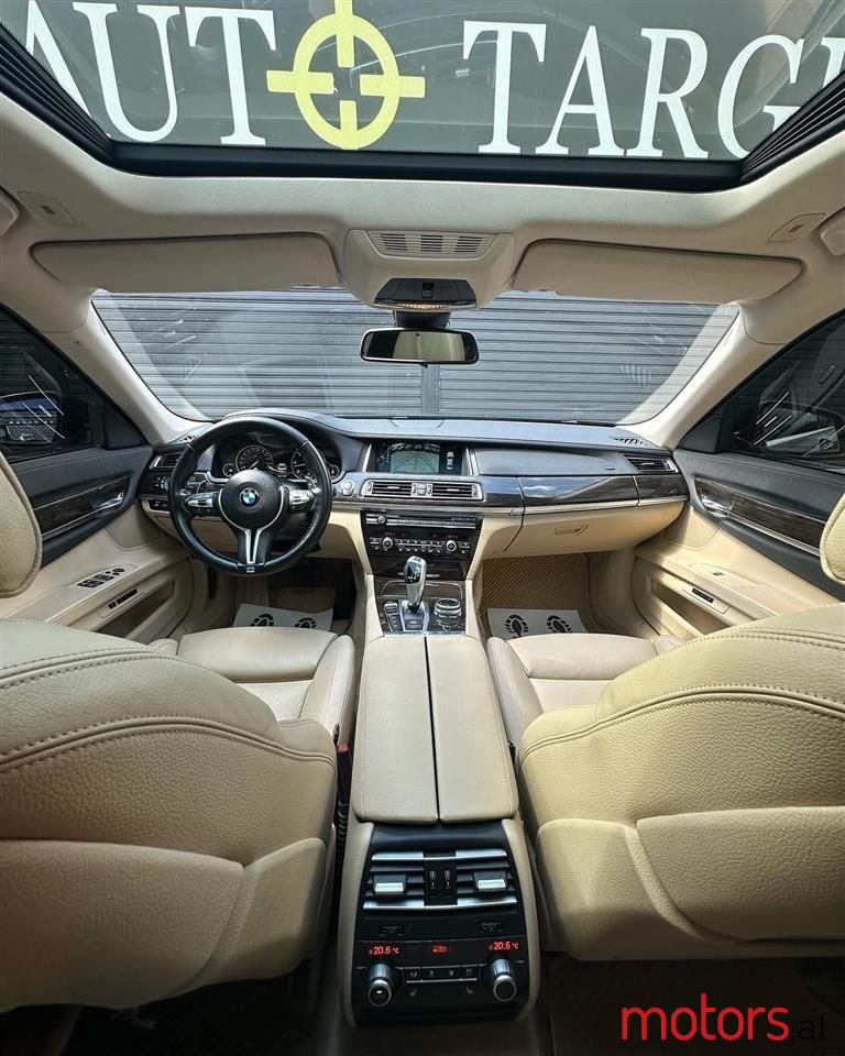 2013' BMW 740 photo #6