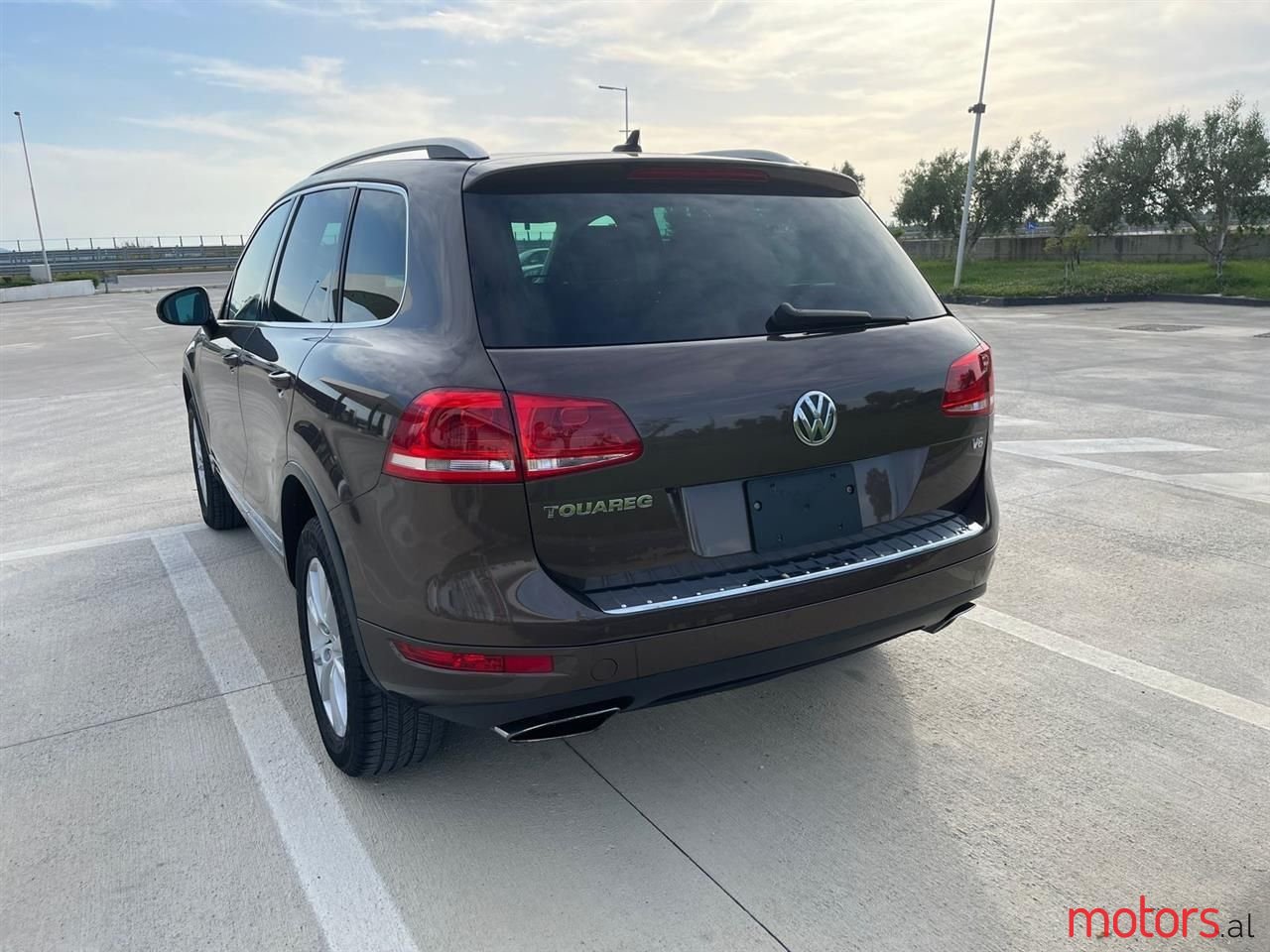 2013' Volkswagen Touareg photo #6
