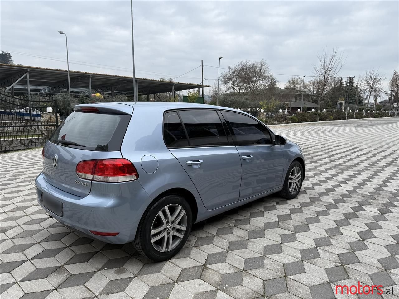 2011' Volkswagen Golf photo #4