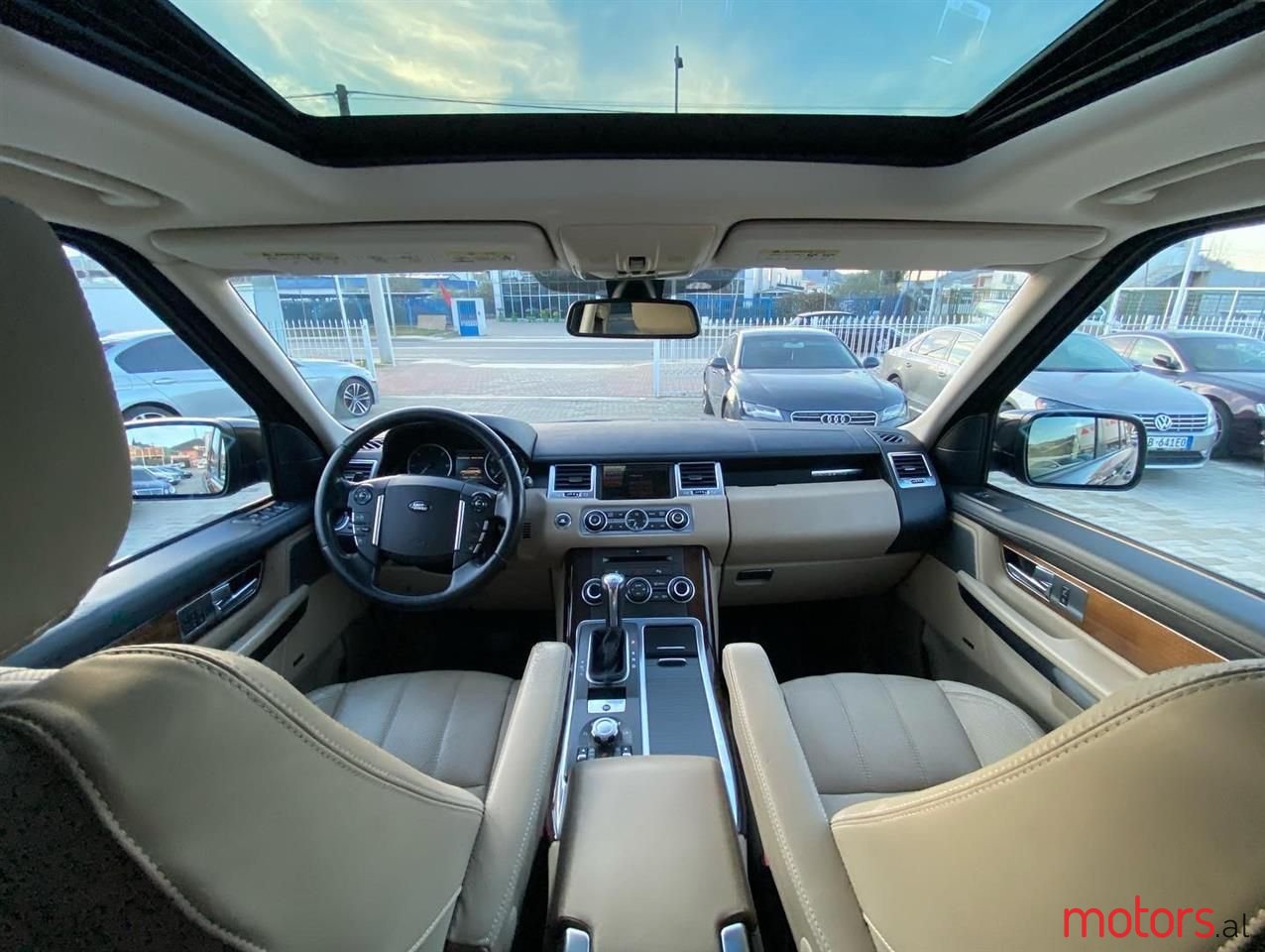 2010' Land Rover Range Rover Sport photo #5