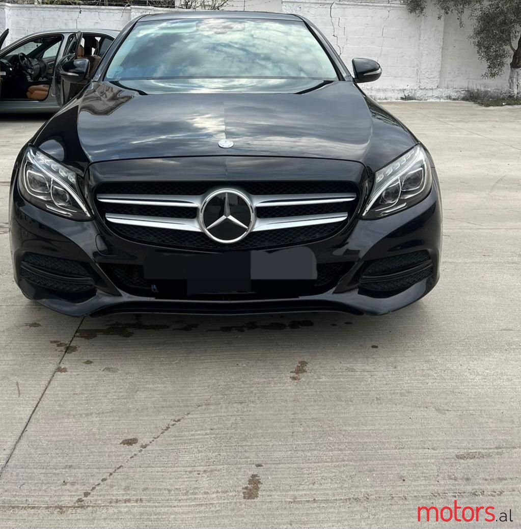 2015' Mercedes-Benz 220 photo #1