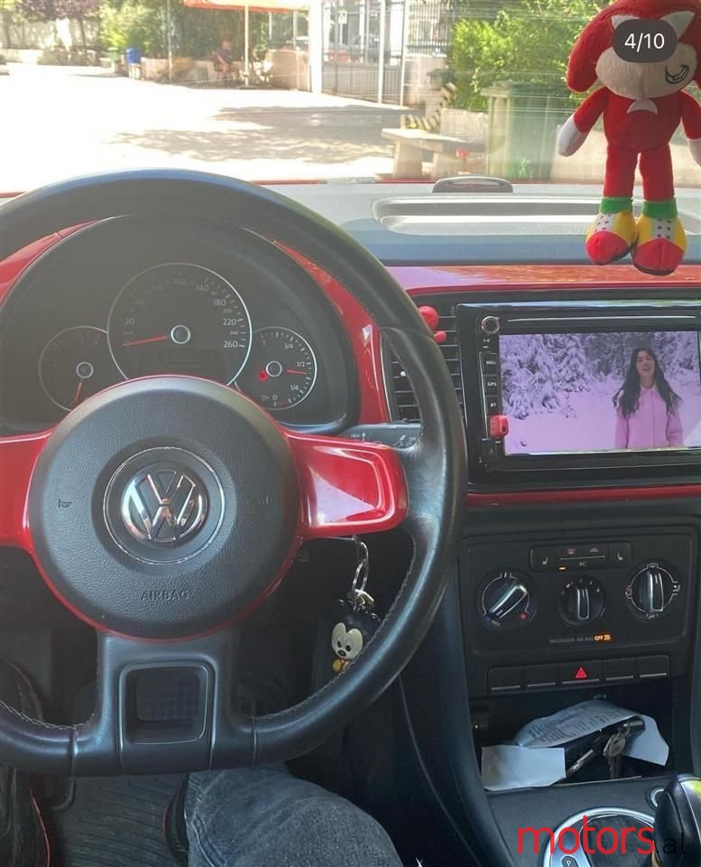 2012' Volkswagen Beetle photo #5