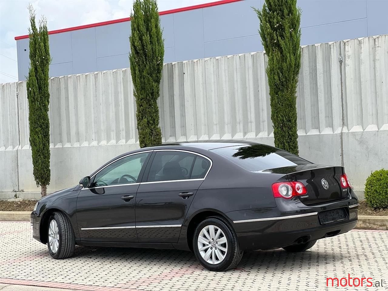 2009' Volkswagen Passat photo #5