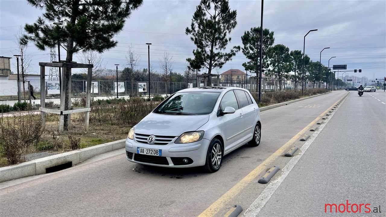 2007' Volkswagen Golf Plus photo #1