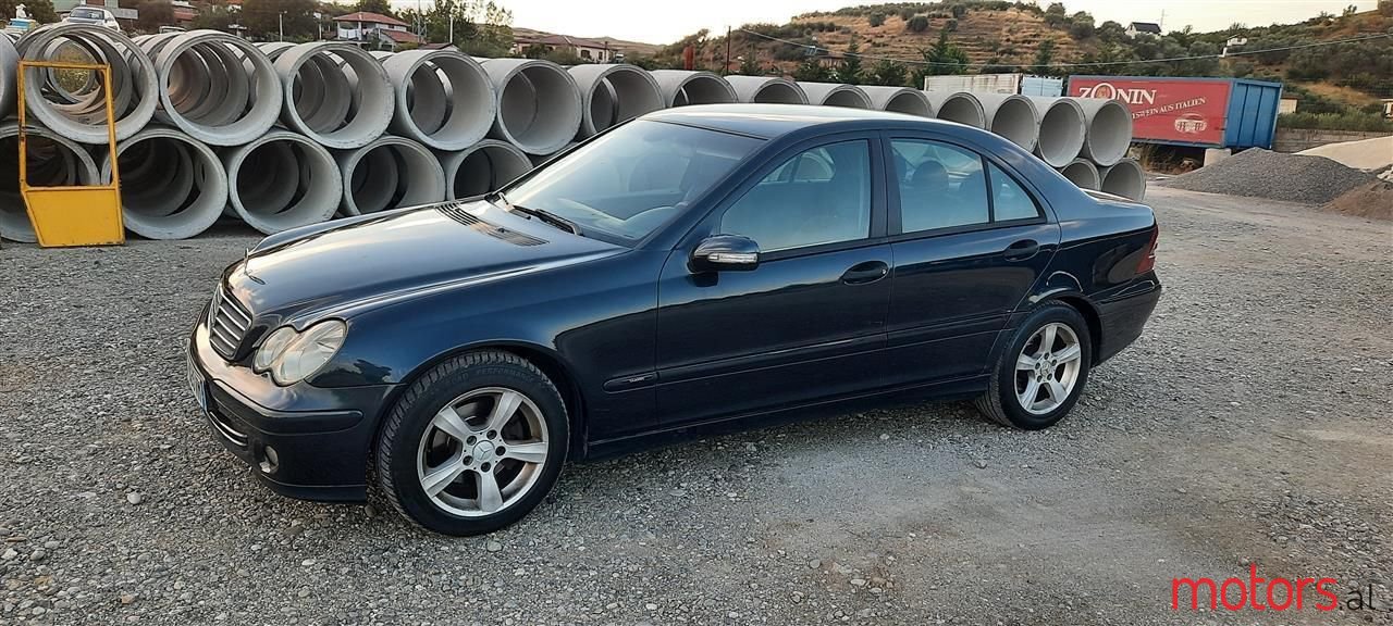 2004' Mercedes-Benz C 220 photo #1