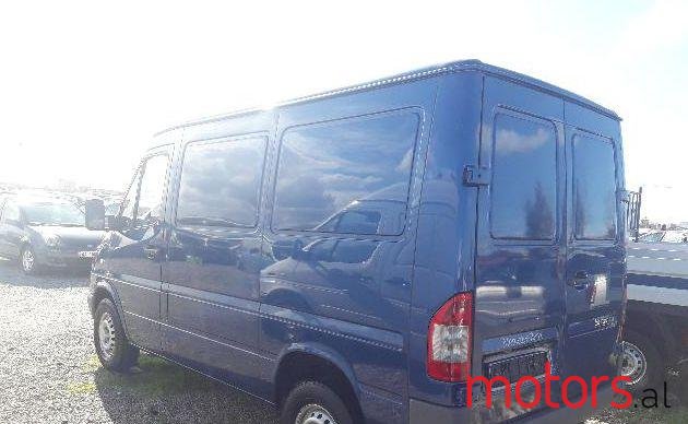 2003' Mercedes-Benz Furgon photo #2