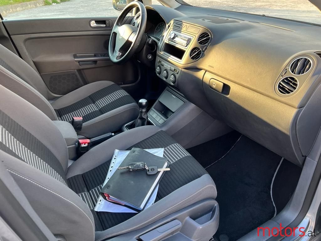 2008' Volkswagen Golf Plus photo #4