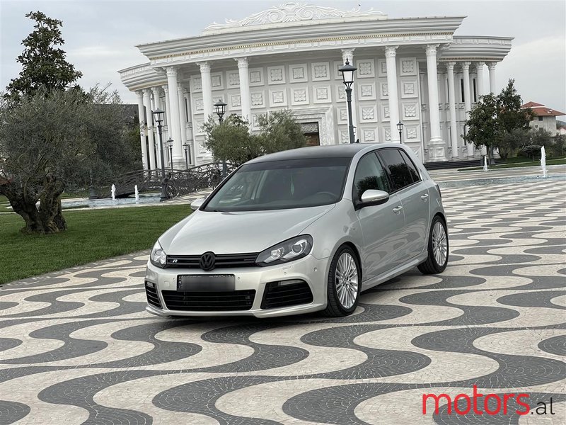 2010' Volkswagen Golf photo #4