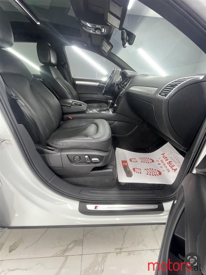 2012' Audi Q7 photo #6