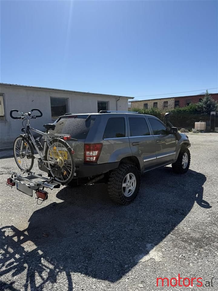 2006' Jeep Grand Cherokee photo #2