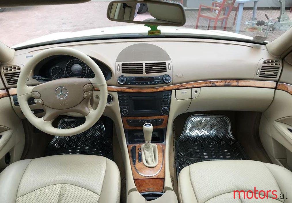 2007' Mercedes-Benz E 200 photo #2