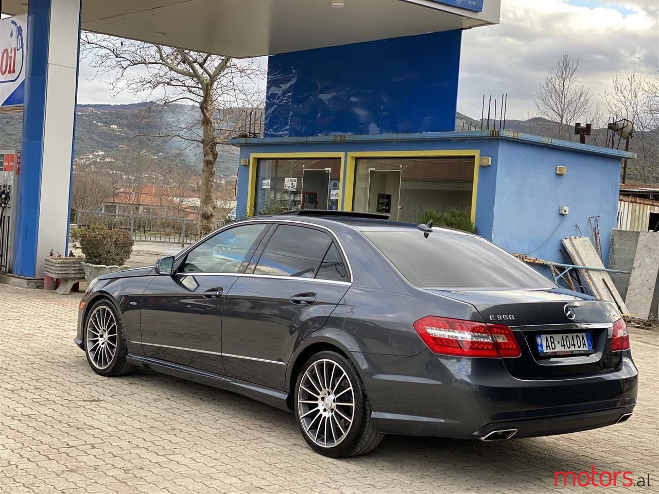 2012' Mercedes-Benz E 350 photo #4