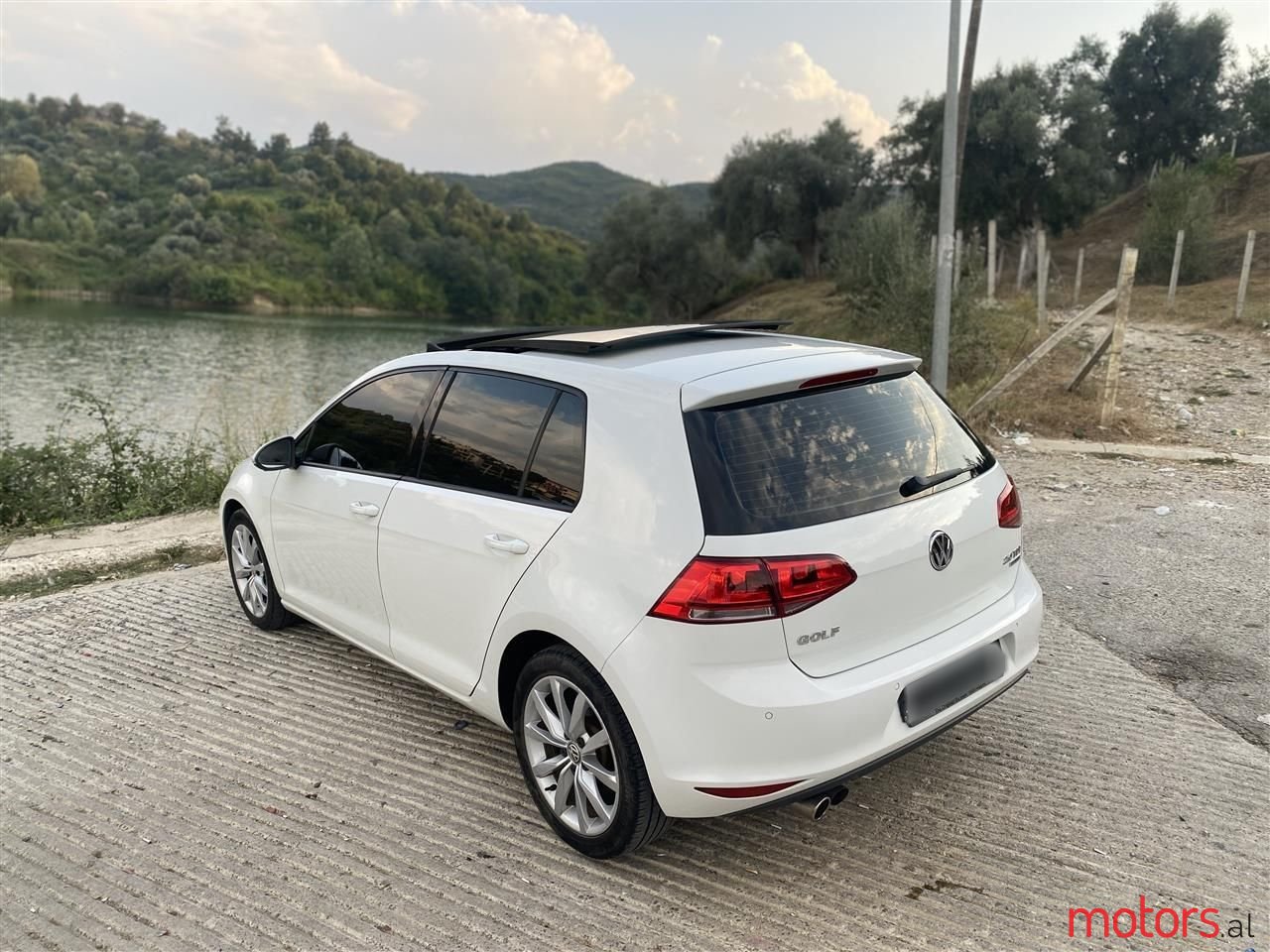 2013' Volkswagen Golf photo #6