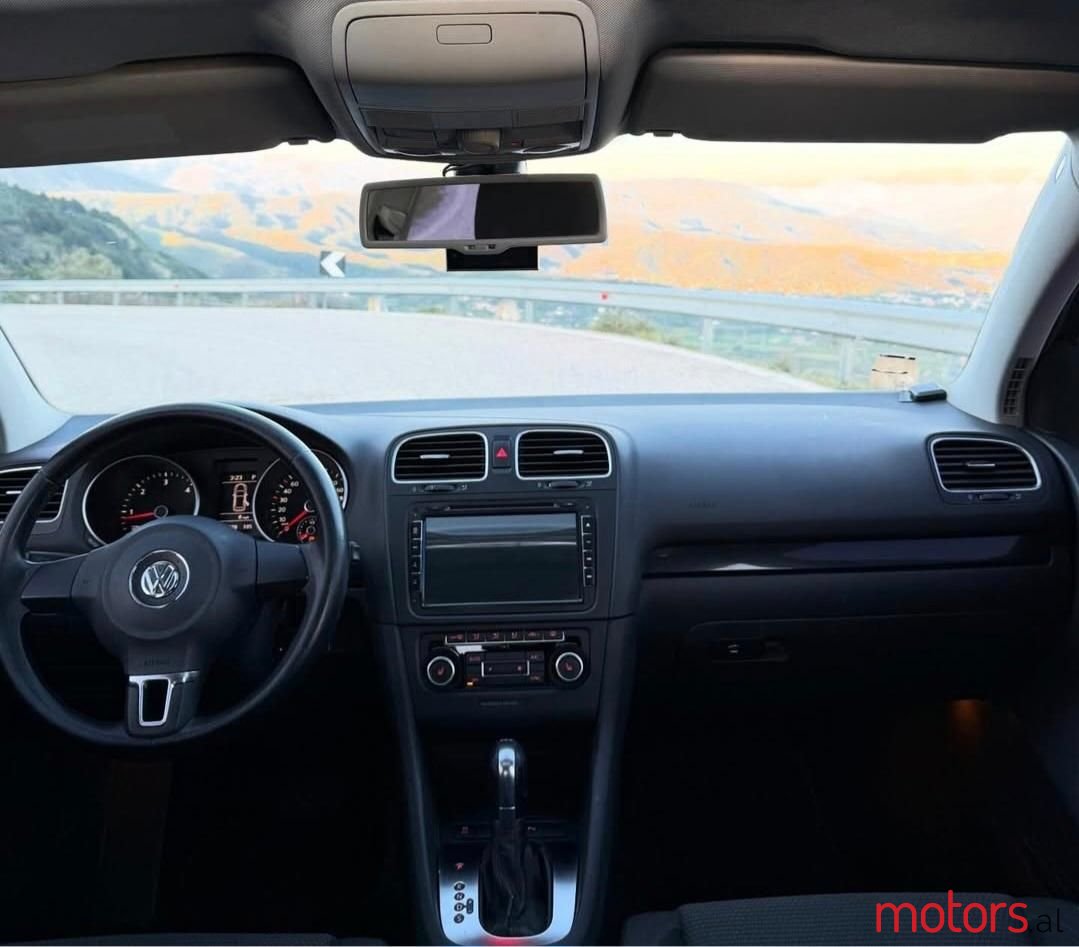 2012' Volkswagen Golf photo #5