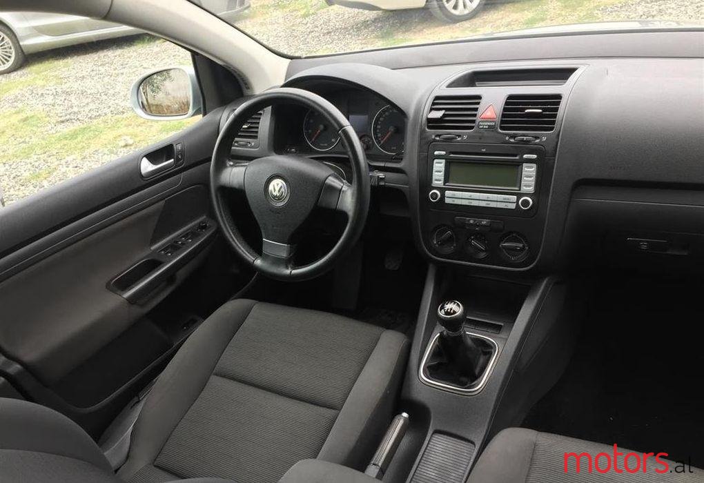 2007' Volkswagen Golf photo #1