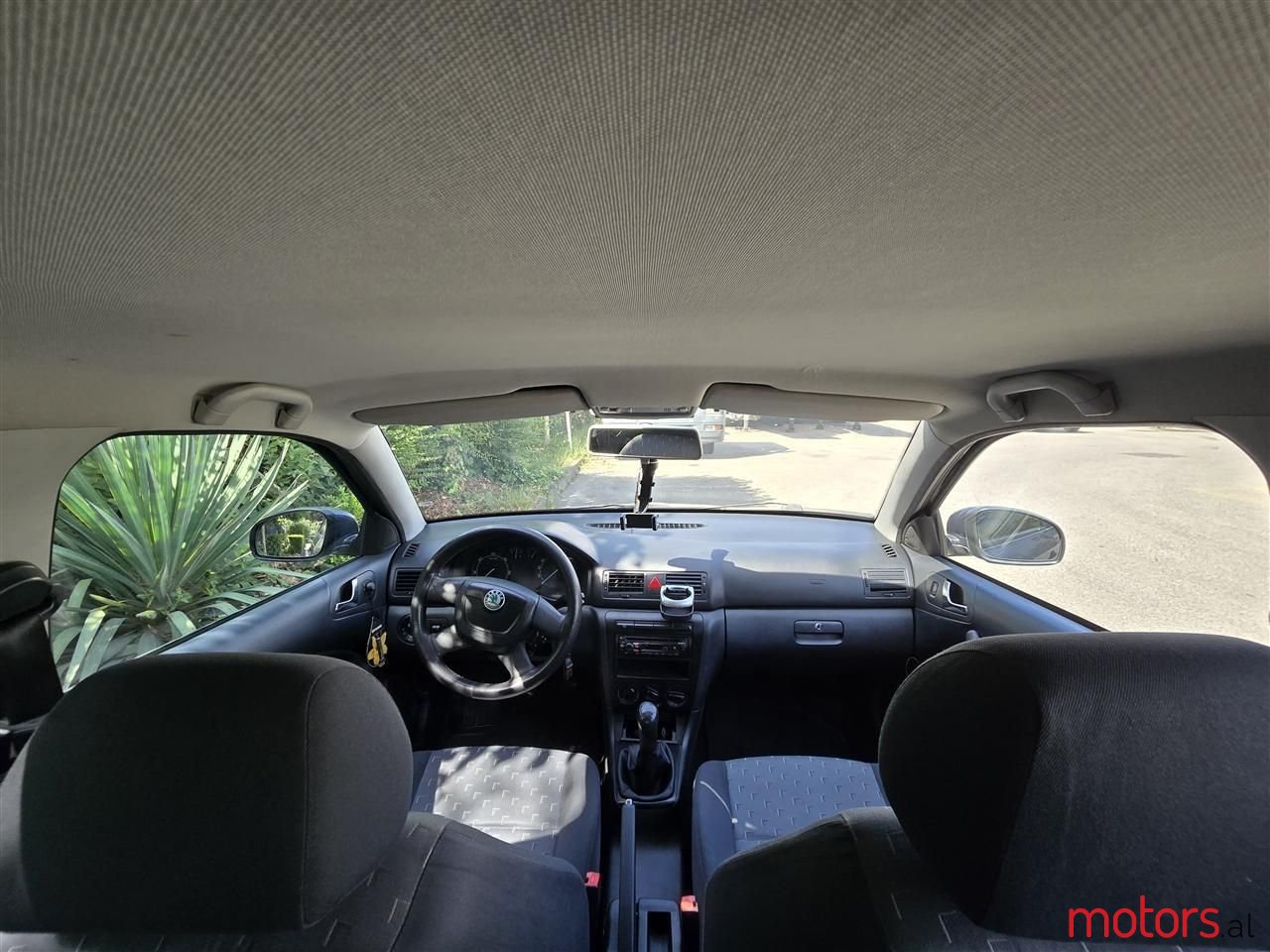 2009' Skoda Octavia photo #2