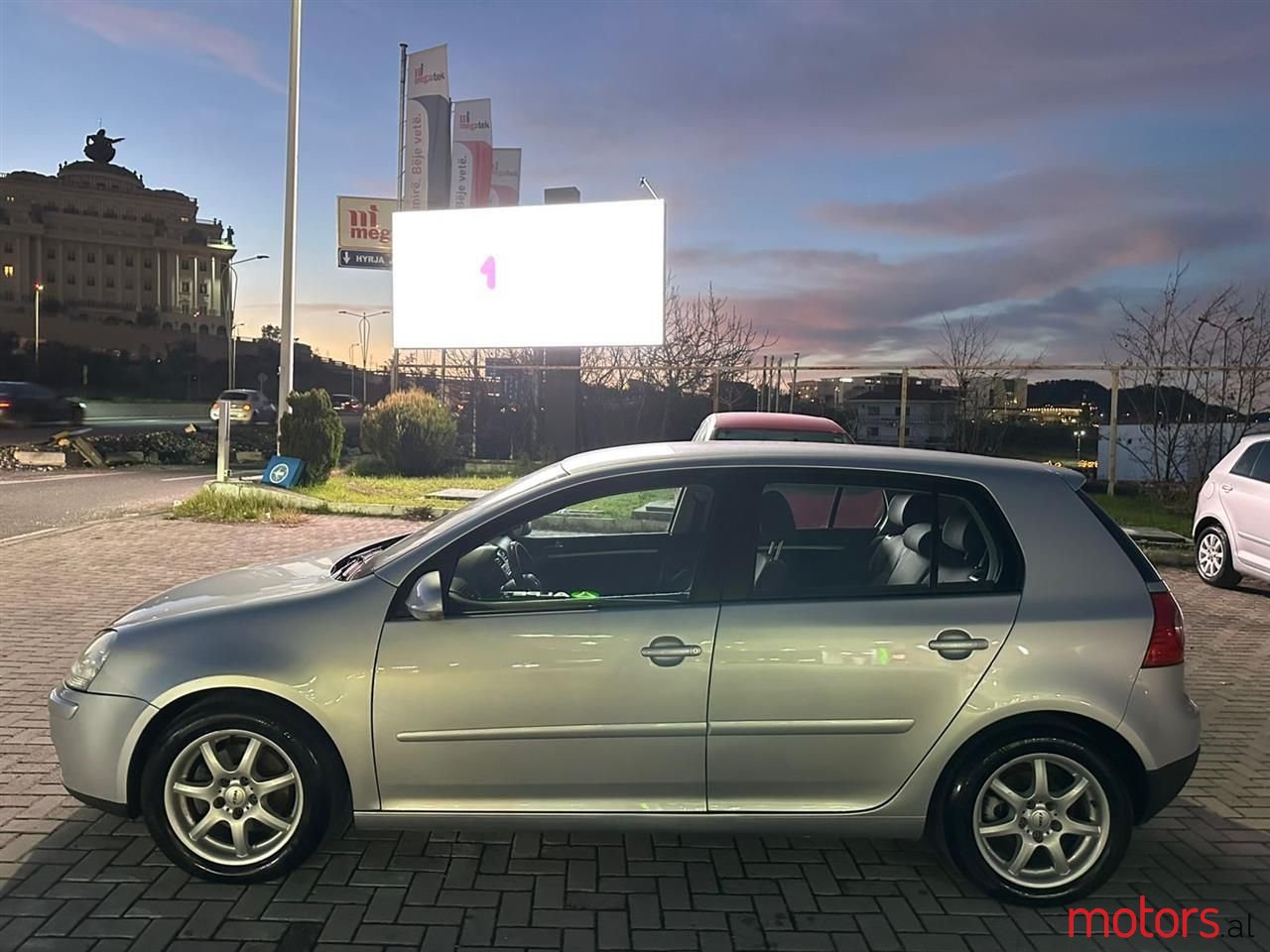 2006' Volkswagen Golf photo #5