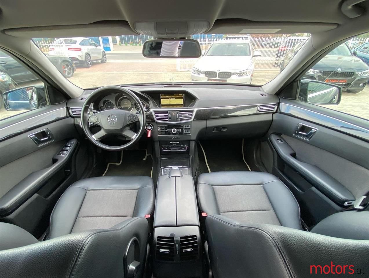 2010' Mercedes-Benz E 350 photo #5