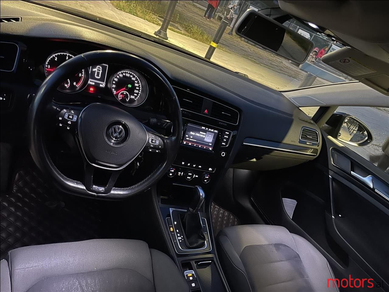 2013' Volkswagen Golf photo #4