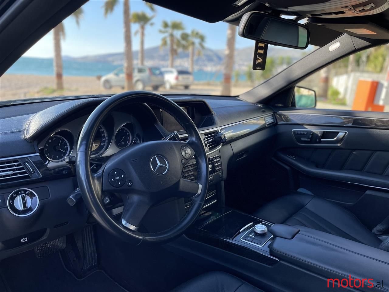 2012' Mercedes-Benz E 350 photo #2