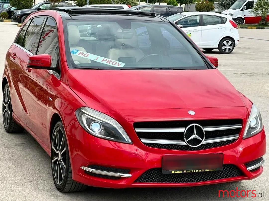 2013' Mercedes-Benz B 200 photo #4