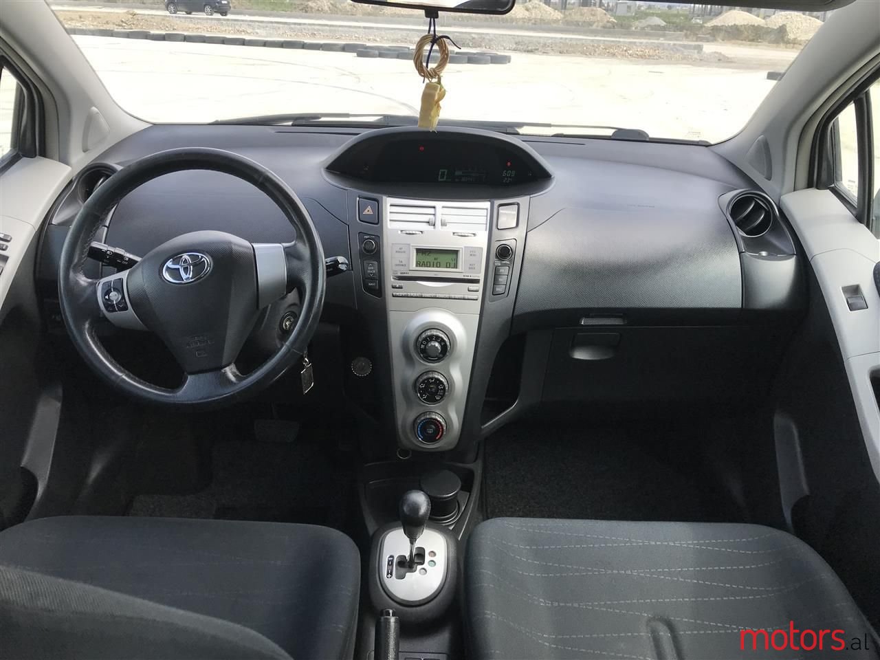 2007' Toyota Yaris photo #4