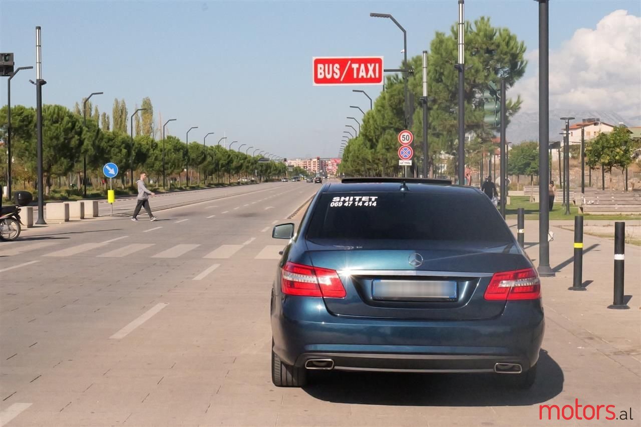 2011' Mercedes-Benz E 55 AMG photo #5