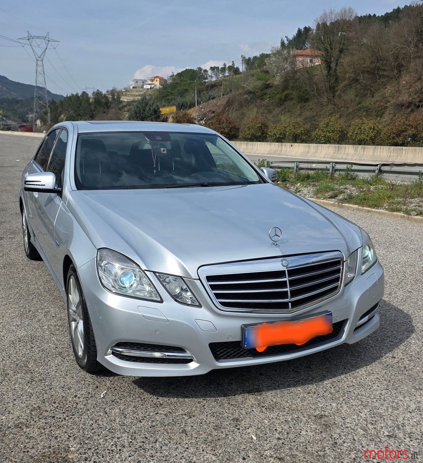 2012' Mercedes-Benz E 220 photo #1