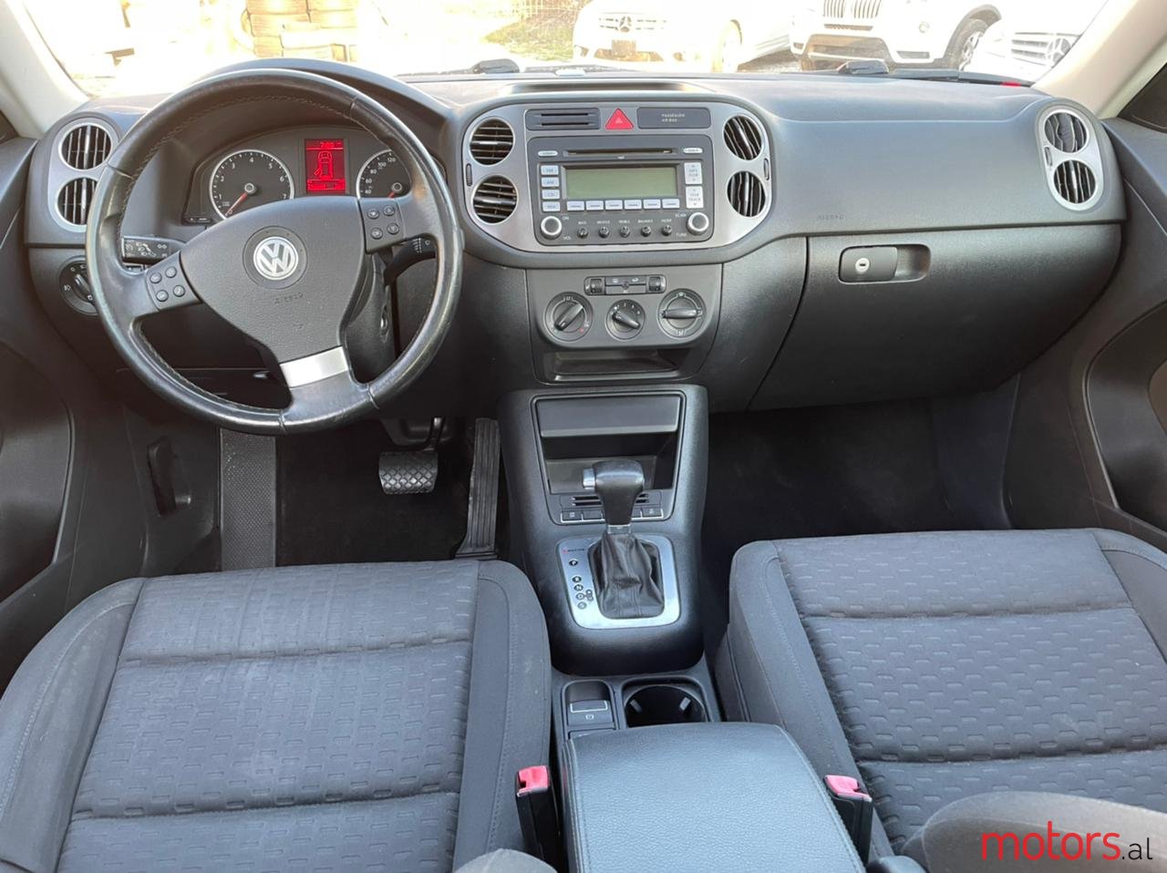 2009' Volkswagen Tiguan photo #5