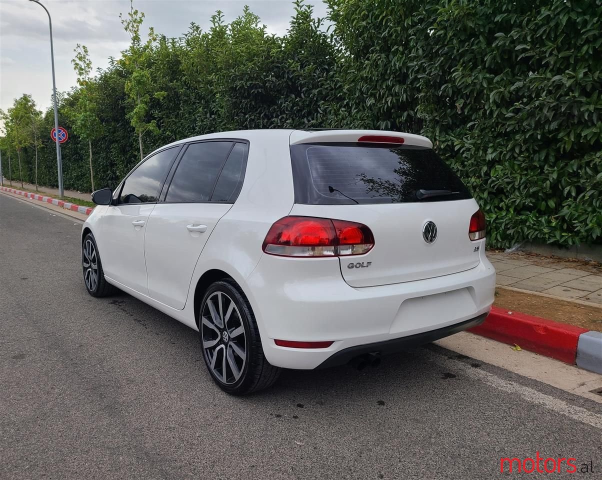 2010' Volkswagen Golf photo #6