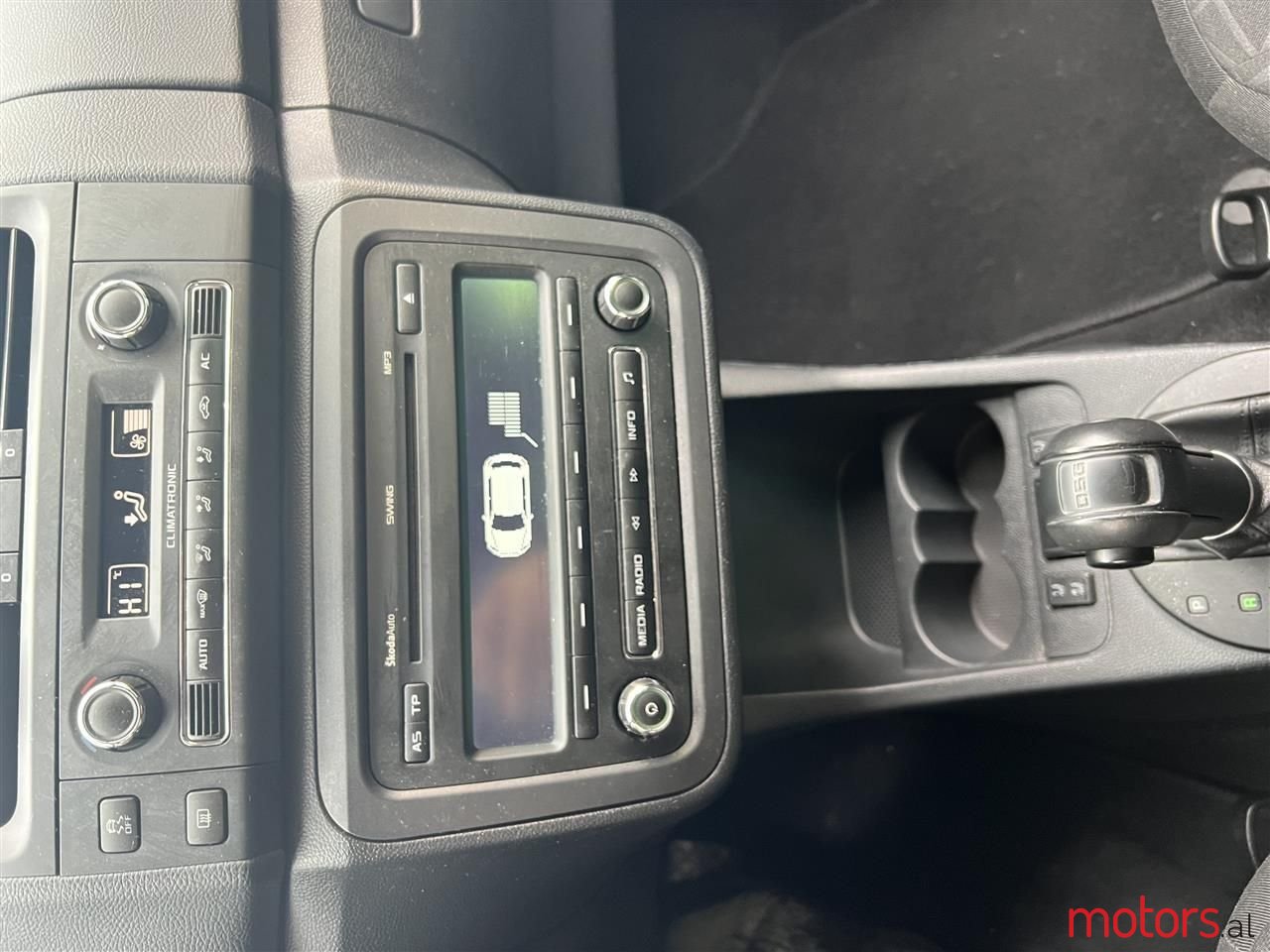 2012' Skoda Fabia photo #5