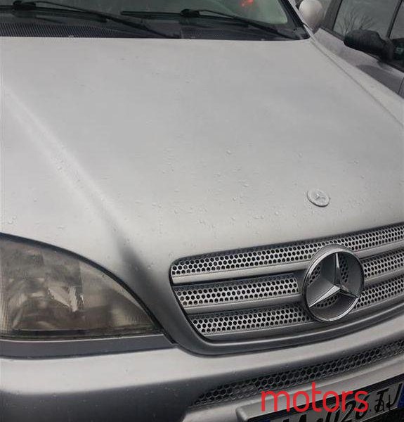 2001' Mercedes-Benz ML 270 photo #1