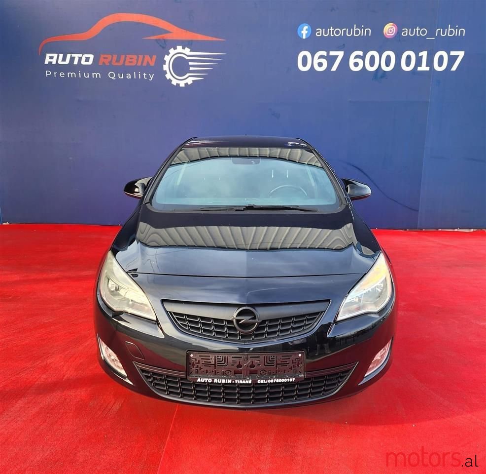 2010' Opel Astra photo #3