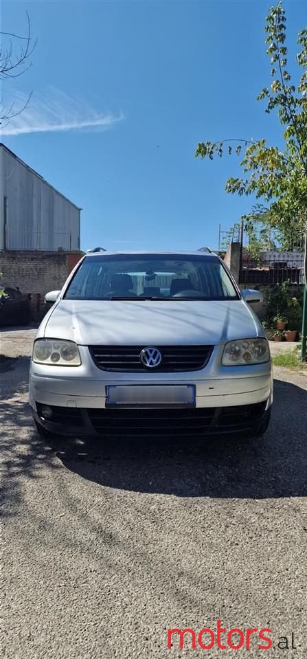 2004' Volkswagen Touran photo #1
