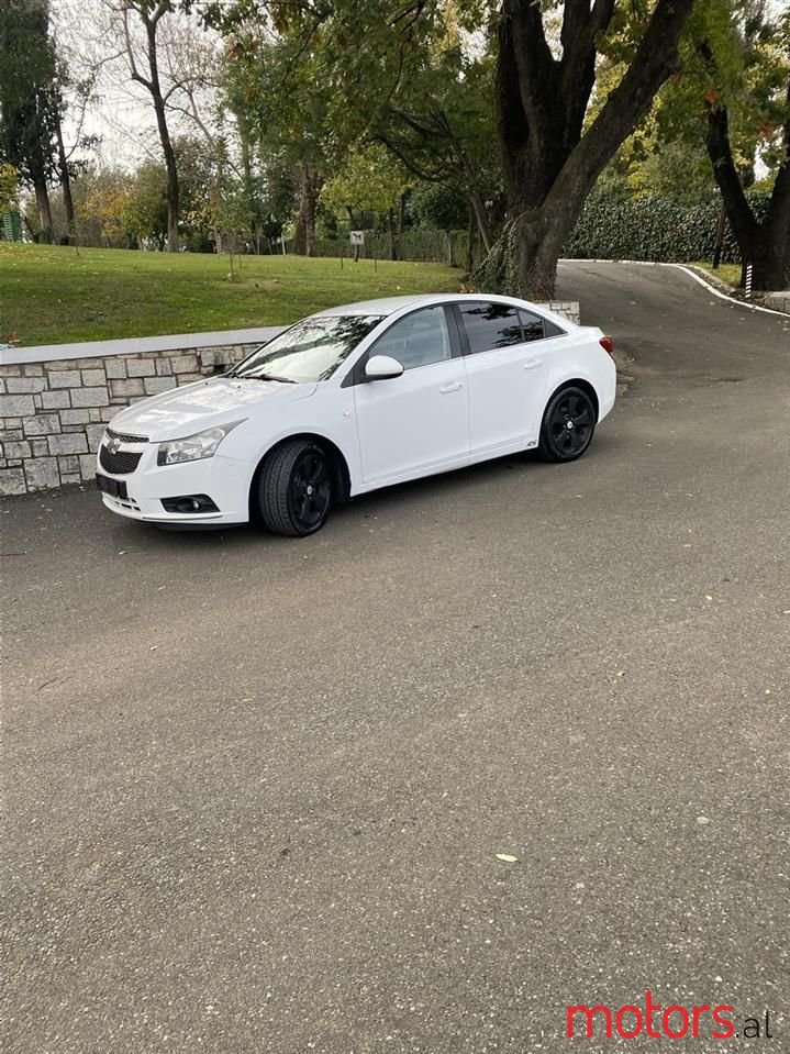 2010' Chevrolet Cruze photo #1